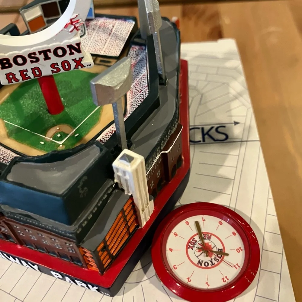 NEW Forever Collectibles Boston Red Socks Fenway Park Stadium Clock